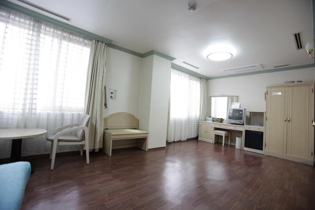 Geoje Tourist Hotel Exterior photo