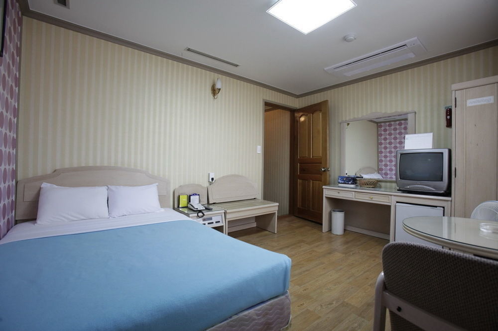 Geoje Tourist Hotel Exterior photo